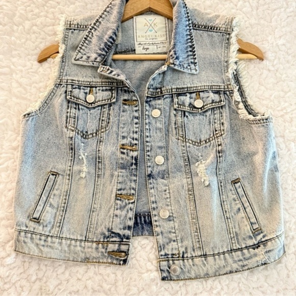 EUC Women's Large Angel Kiss Blue Cropped Jean Jacket Sleeveless🔥🔥(B2) - Picture 1 of 4